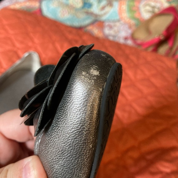 Silver ballet flats size 6.5 - Picture 3 of 5